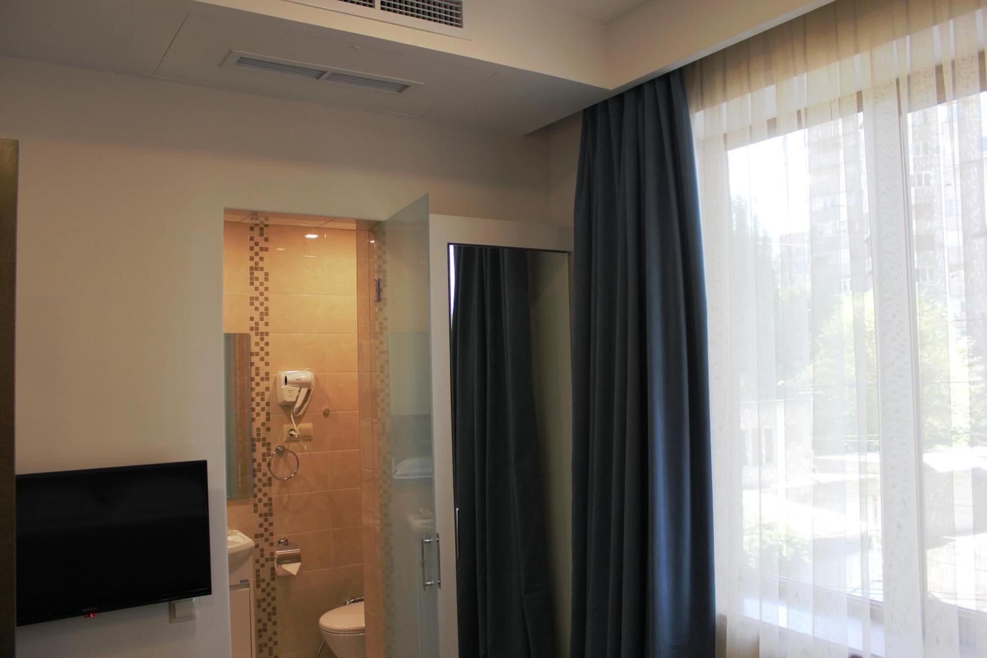 יירבאן Evn Boutique Hotel חדר תמונה
