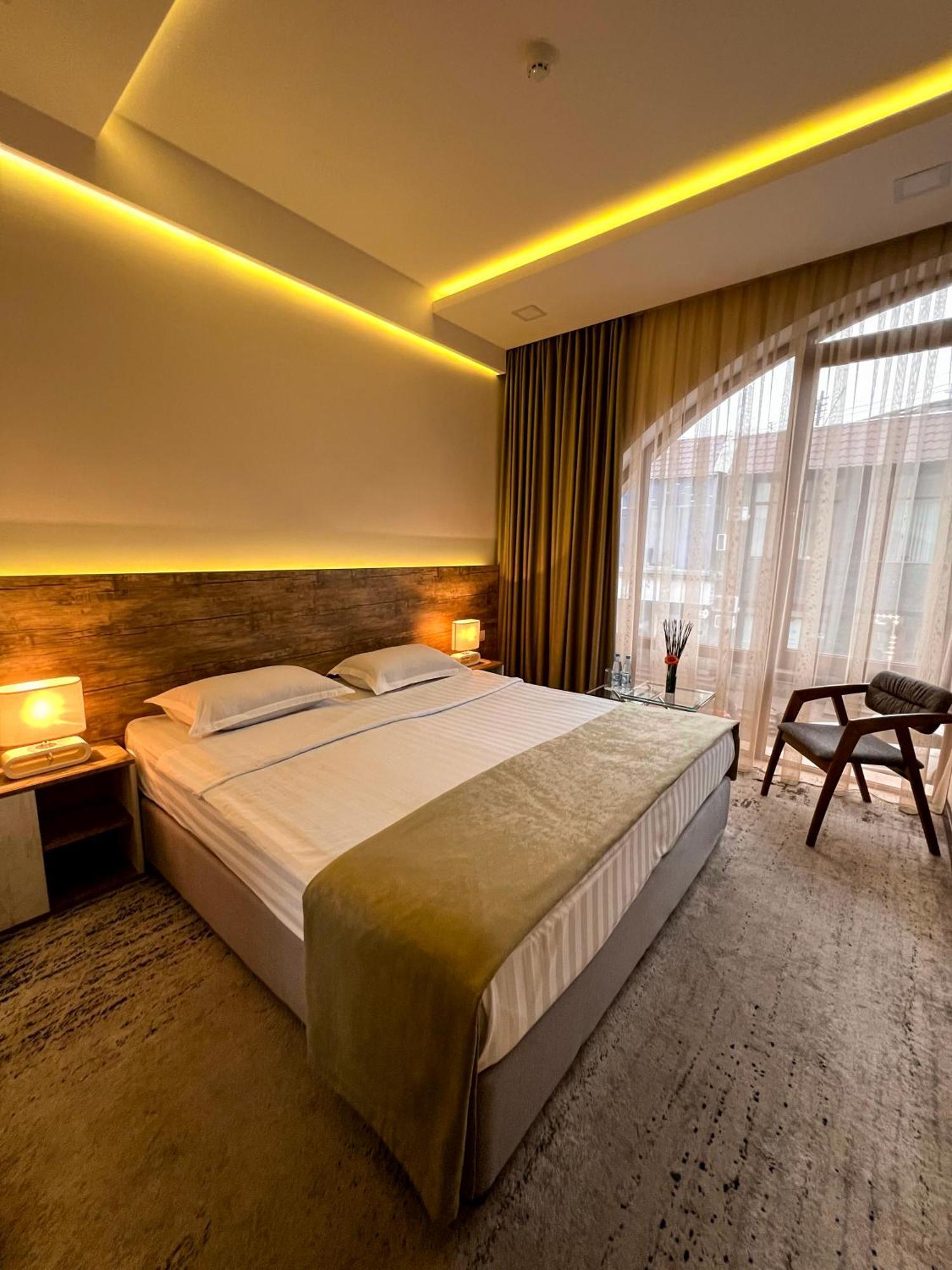 יירבאן Evn Boutique Hotel מראה חיצוני תמונה