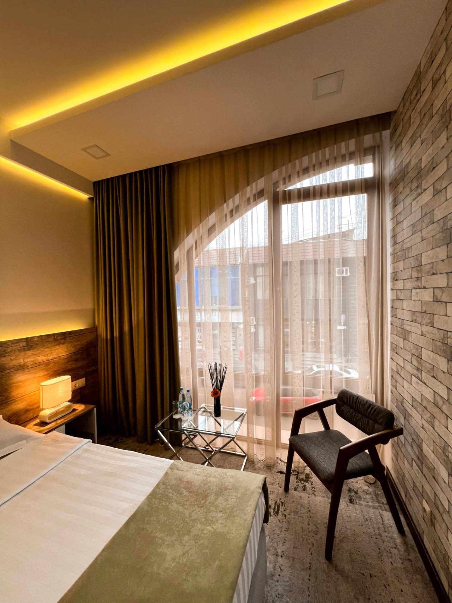 יירבאן Evn Boutique Hotel מראה חיצוני תמונה